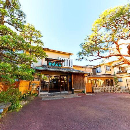 Atami Onsen Yamaki Ryokan Buitenkant foto